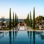 Resort Frankreich Provence Aussicht Pool Liegebetten Spa Resort