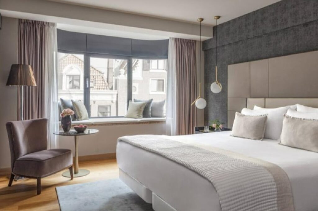 Einzigartige Luxus-Ferien in Amsterdam im neuen Anantara Grand Hotel