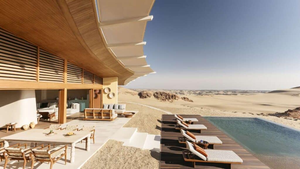 In der Weite der Wüste vereint das Spa des Resorts Stille mit Luxus, um ein herausragendes Wellness-Erlebnis zu bieten. Die Architektur fügt sich in die Landschaft ein und schafft einen friedvollen Ort für Erholung. Hier bieten Experten eine Vielzahl an Wellness-Behandlungen an, die nachhaltig entspannen.