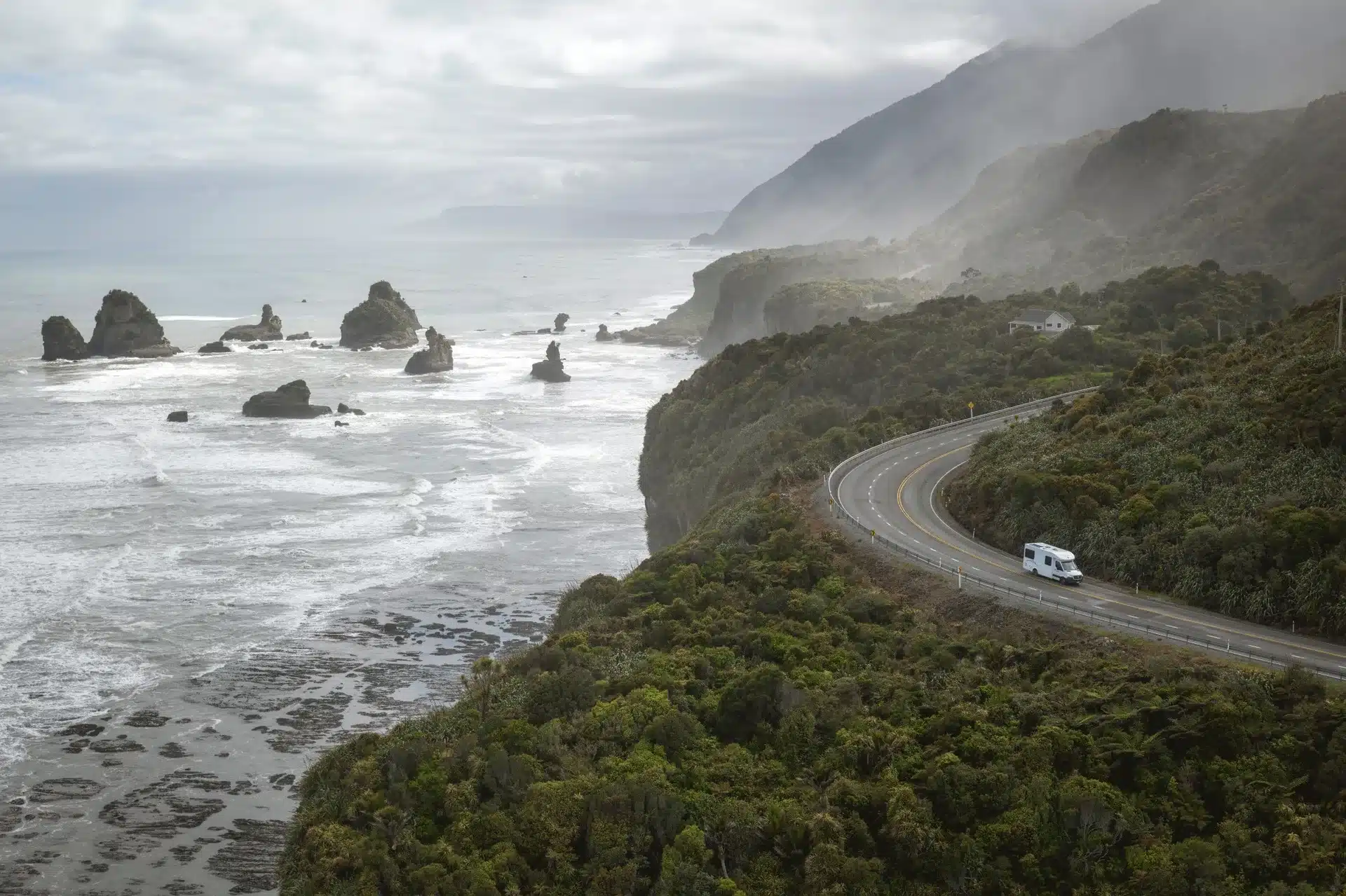Metropolen Neuseeland Rundreise Strasse Camper Meer Westküste