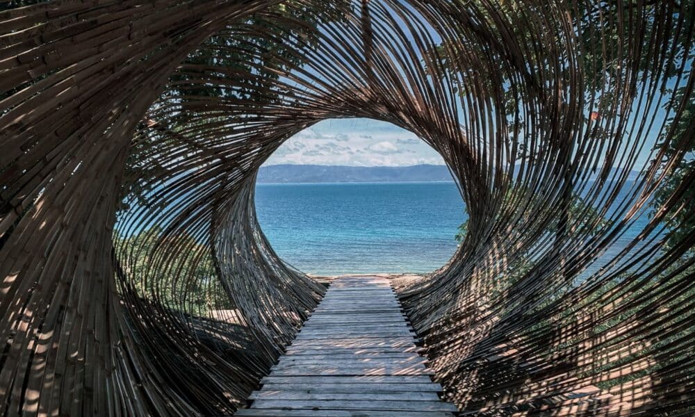 Tunnel Steg Holz Meer © SOWK Resort Koh Phangan