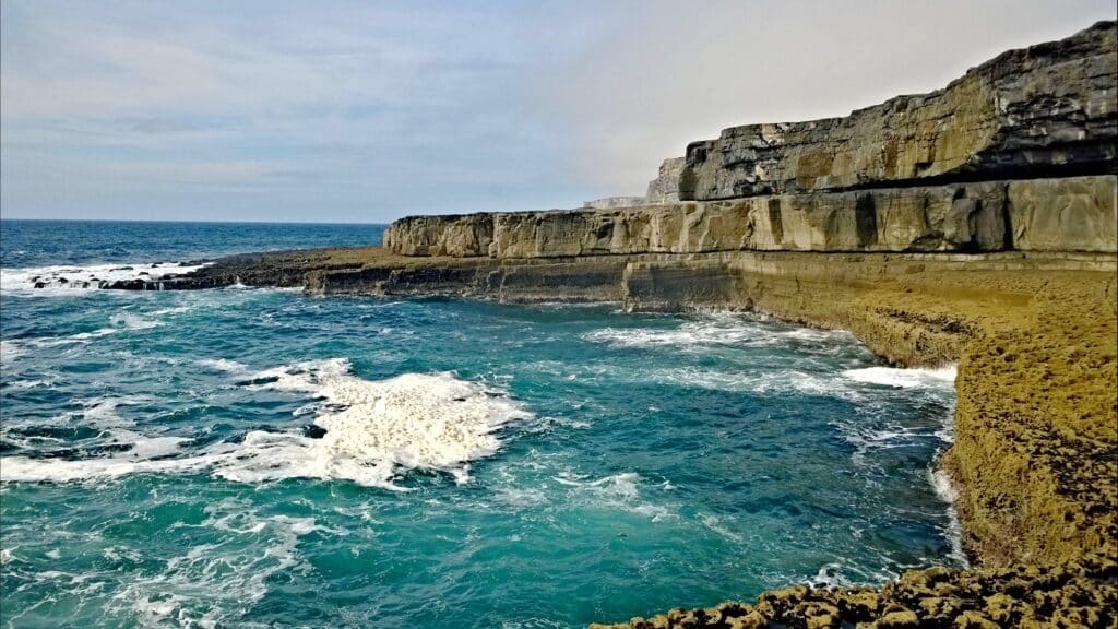 Dun Aonghasa auf der irischen Insel Inishmore. © Depositphotos