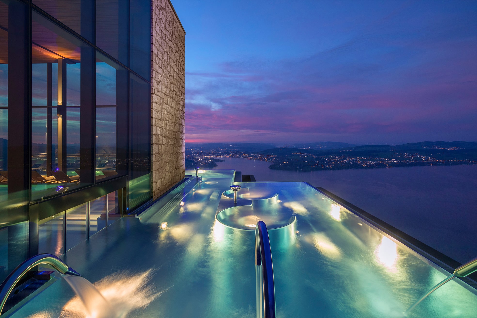 Infinity Pool im Bürgenstock Resort gehört zu den besten Luxus-Wellness-Retreats der Welt