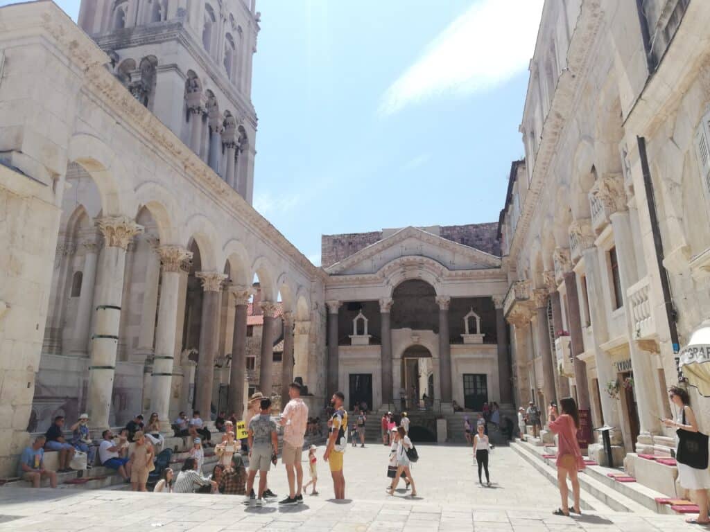 Hauptplatz des Diokletianpalastes in Split