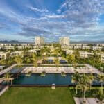 Die symmetrische Architektur des Alma Resort Cam Ranh verdeutlicht den gestalterischen Wandel der vietnamesischen Luxushotellerie (Quelle: zvg).