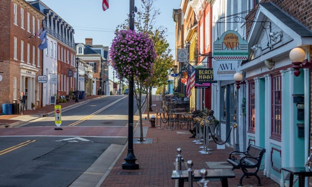 Loudoun County Weinregion: historische Hauptstrasse von Leesburg in DC’s Wine Country