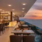 Wenn die Sonne über der Adria versinkt, verwandelt sich die Terrasse des Hilton Rijeka in eine Sternestunde (Quelle: zvg).