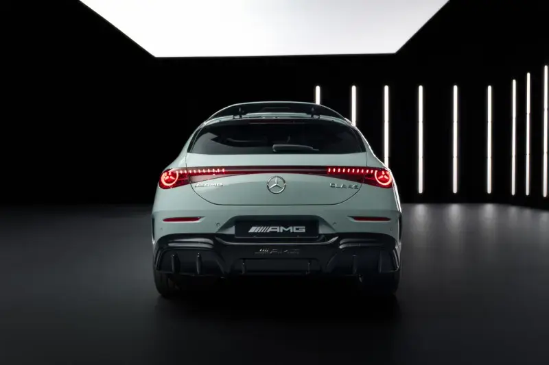Mercedes-AMG CLA 45 4MATIC+: 680 PS definieren die Kompaktklasse neu Heckansicht des Shooting Brake: Basis ist das Car of the Year 2026