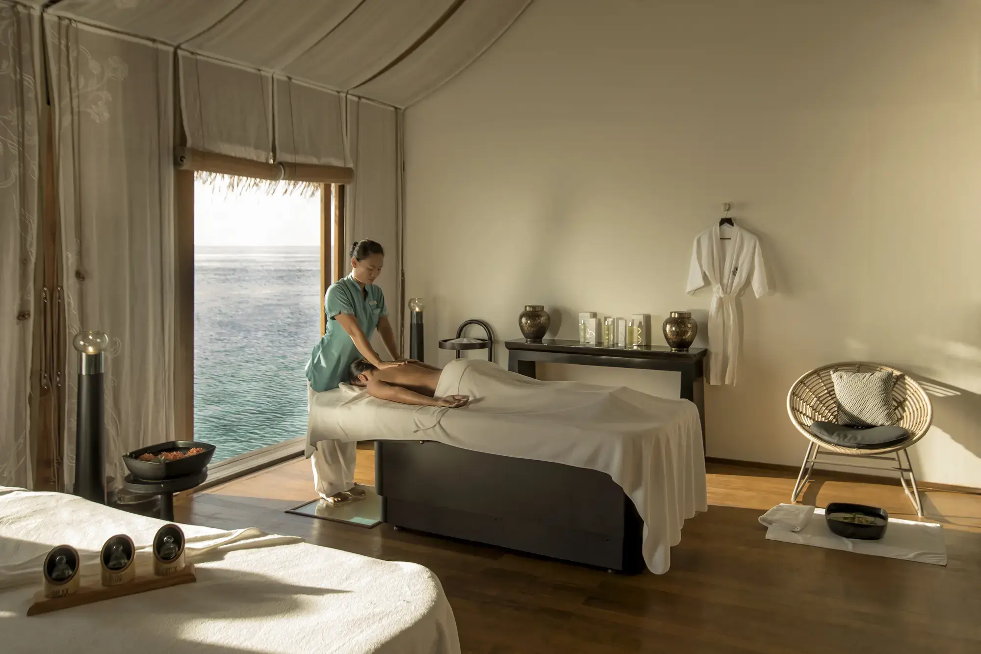 Wellness Indischer Ozean: Neue Spa-Erlebnisse bei Constance Hotels Phyto-aromatische Anwendungen der Marke Sisley ergänzen das maritime Wellness-Programm im Constance Halaveli auf den Malediven. (Quelle: zvg)