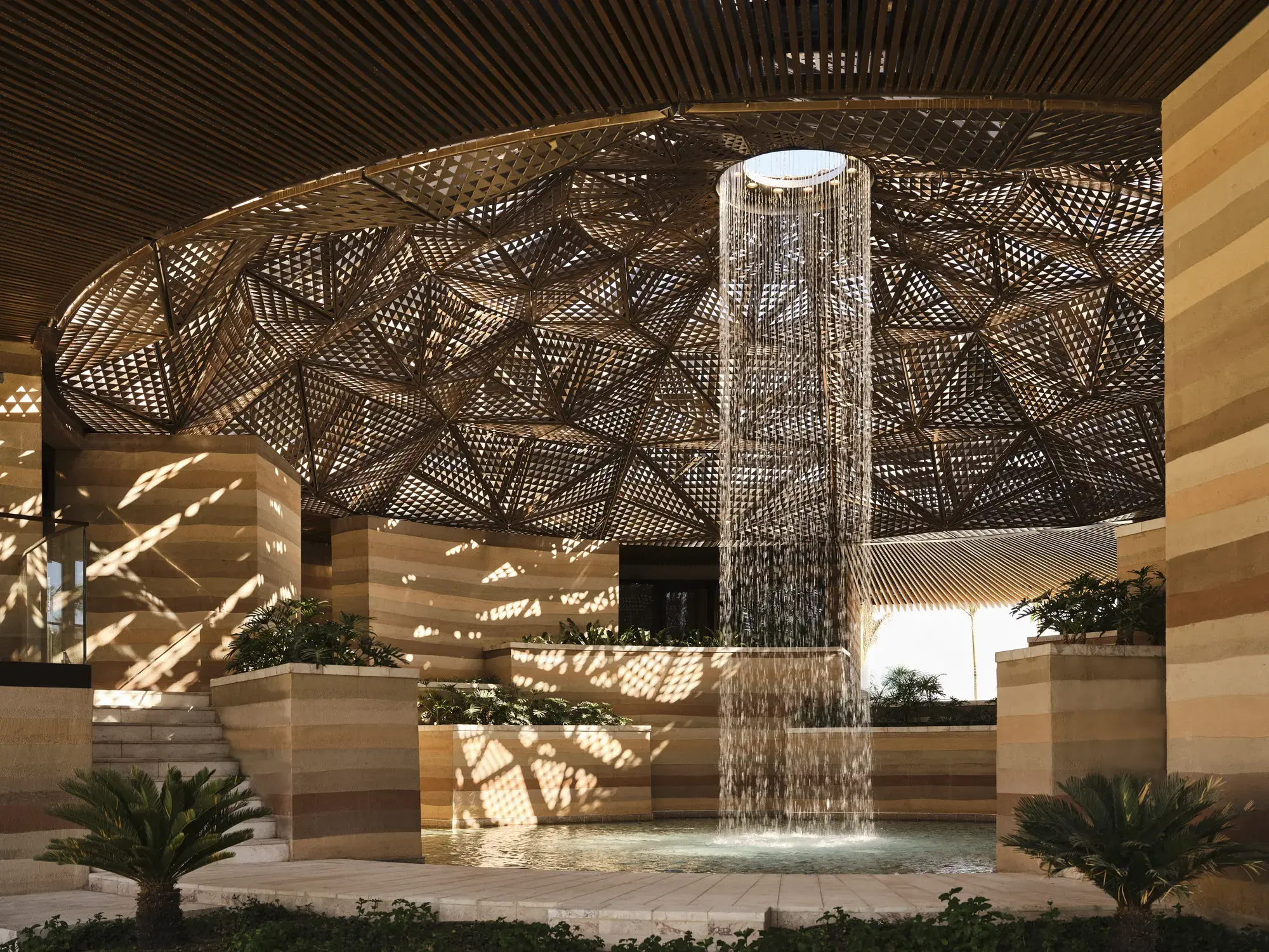AMAALA Saudi-Arabien: 2 spektakuläre Luxusresorts am Roten Meer Skulpturale Architektur im HYLIAA Spa des Four Seasons AMAALA unterstützt den Fokus auf ganzheitliche Regeneration. (Quelle: Four Seasons AMAALA)