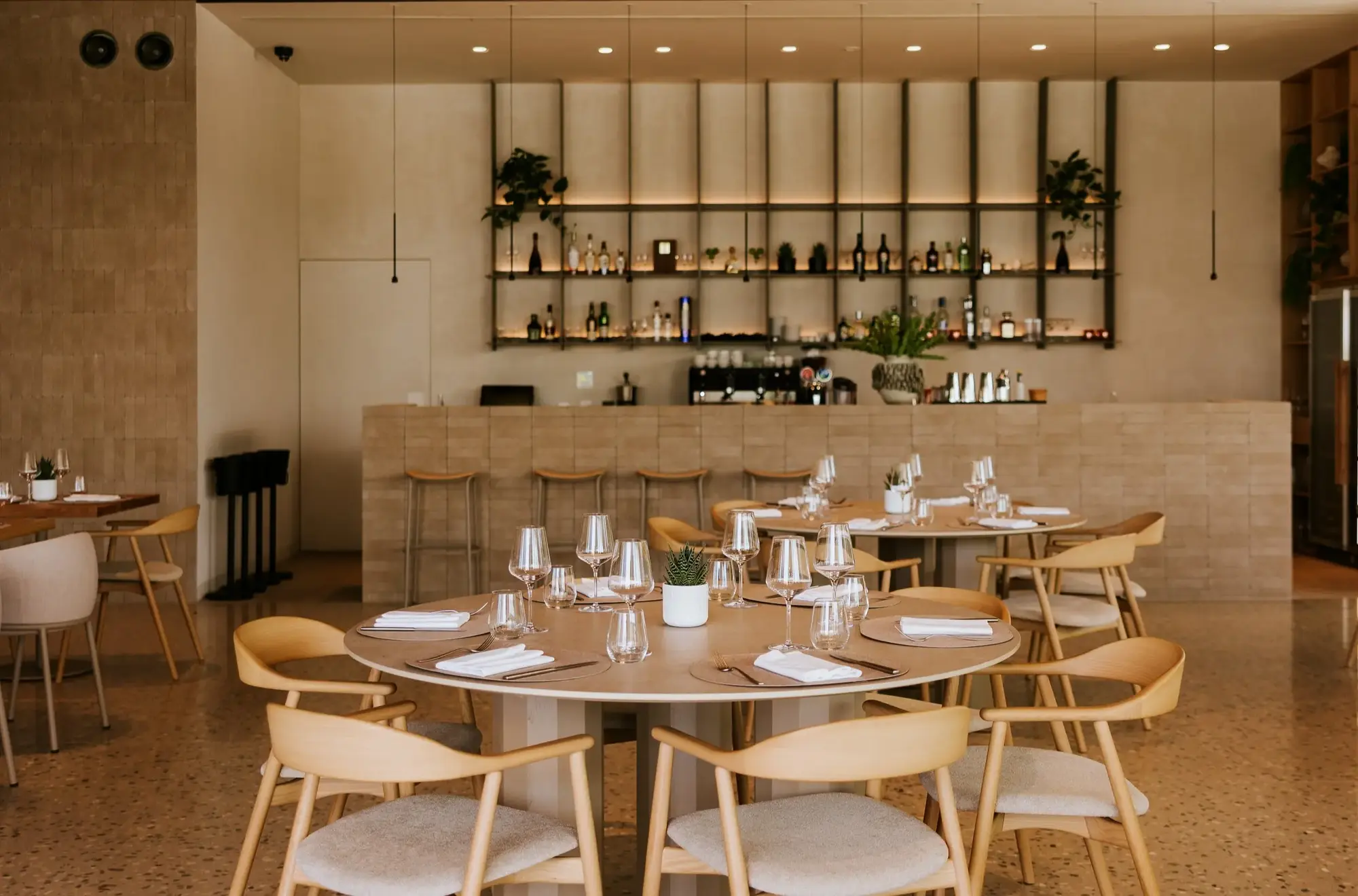 Zefirino Beach Club Portorož: Neues Restaurant-Highlight am Adriastrand Die Strandbar des Zefirino ist täglich bis 23 Uhr geöffnet. (Quelle: Minor Hotels)