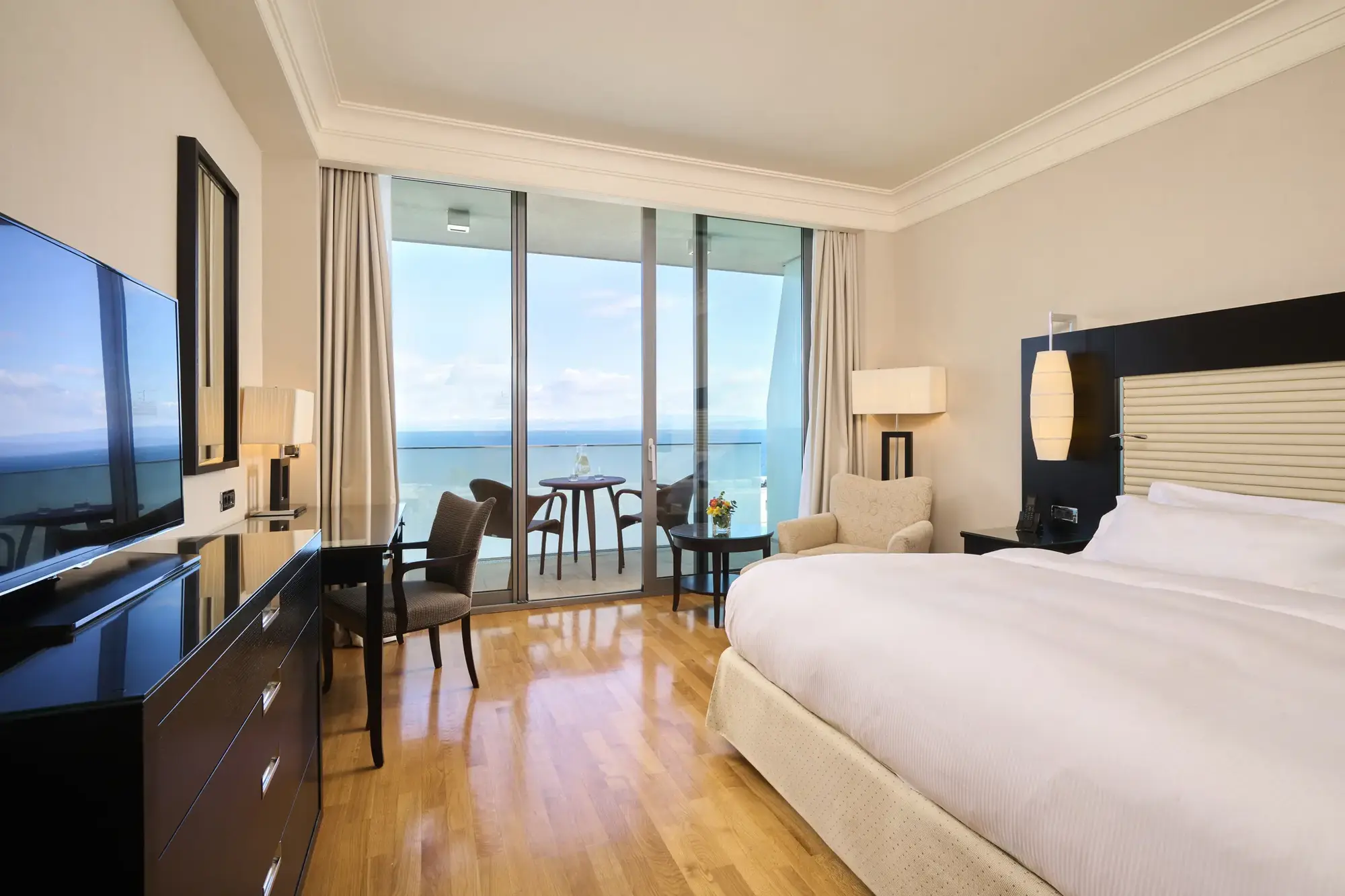 Trüffelsuche Istrien: Exklusive 3-Stunden-Tour im Luxusresort Adriatic Istria Resort: Meerblick von der Suite bis zu den Alpen (Quelle: Minor Hotels)