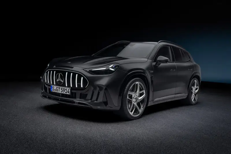 Mercedes-AMG GT SUV: Neuer High-Performance Elektro-SUV aus Affalterbach Mercedes-AMG GT SUV an der Schnellladesäule mit bis zu 710 kW Ladeleistung