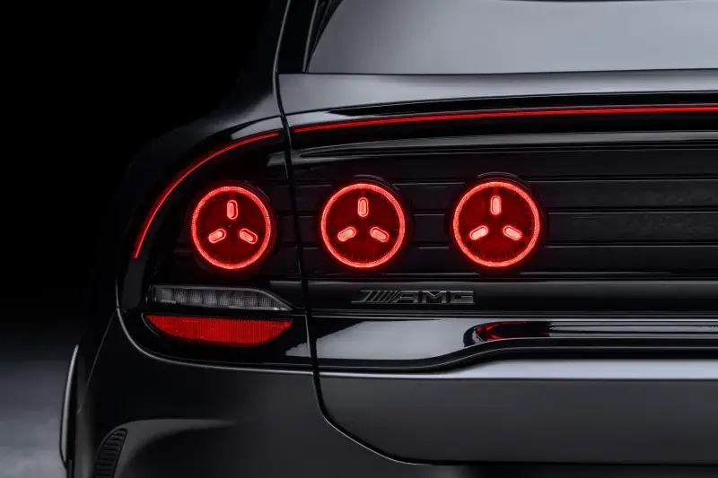 Mercedes-AMG GT SUV: Neuer High-Performance Elektro-SUV aus Affalterbach Lichtsignatur am Heck des Mercedes-AMG GT SUV