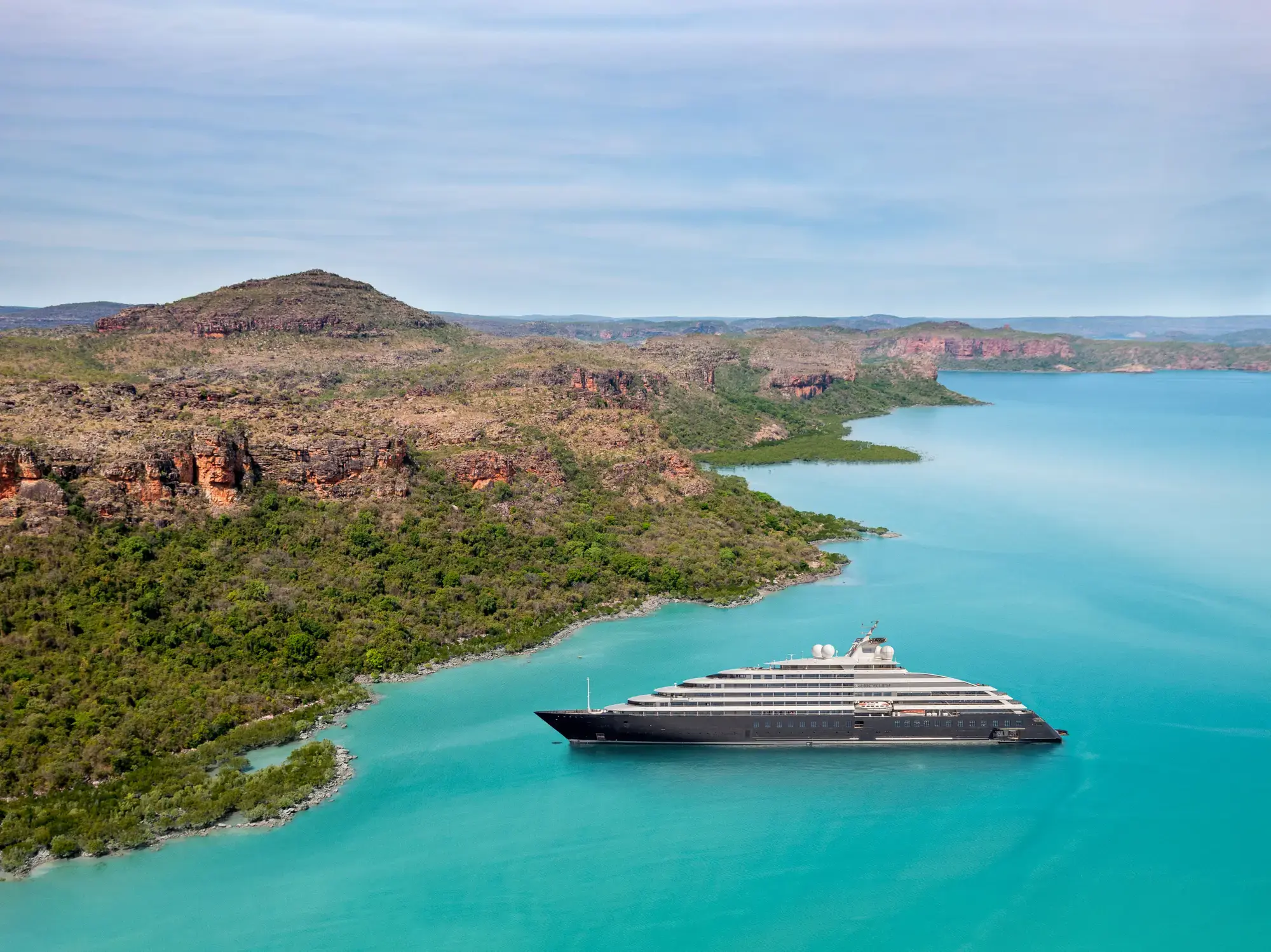 Scenic Group Jubiläum: 40 Jahre Luxuskreuzfahrten und neue Flotte bis 2028 Discovery Yacht Scenic Eclipse II der Scenic Group in der Kimberley-Region Westaustraliens